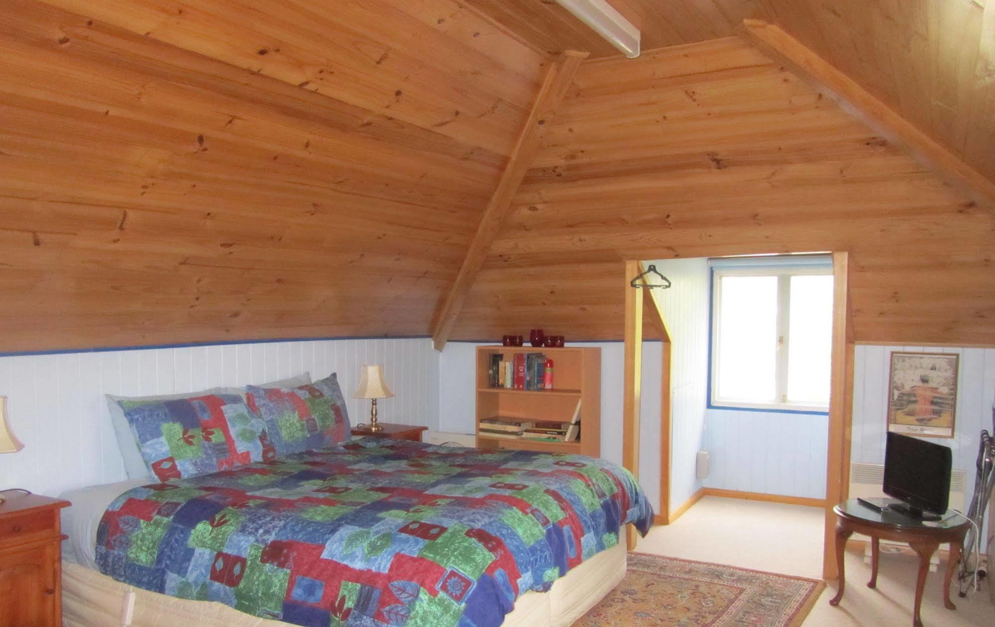 Triabunna Cabin & Caravan Park ภายนอก รูปภาพ
