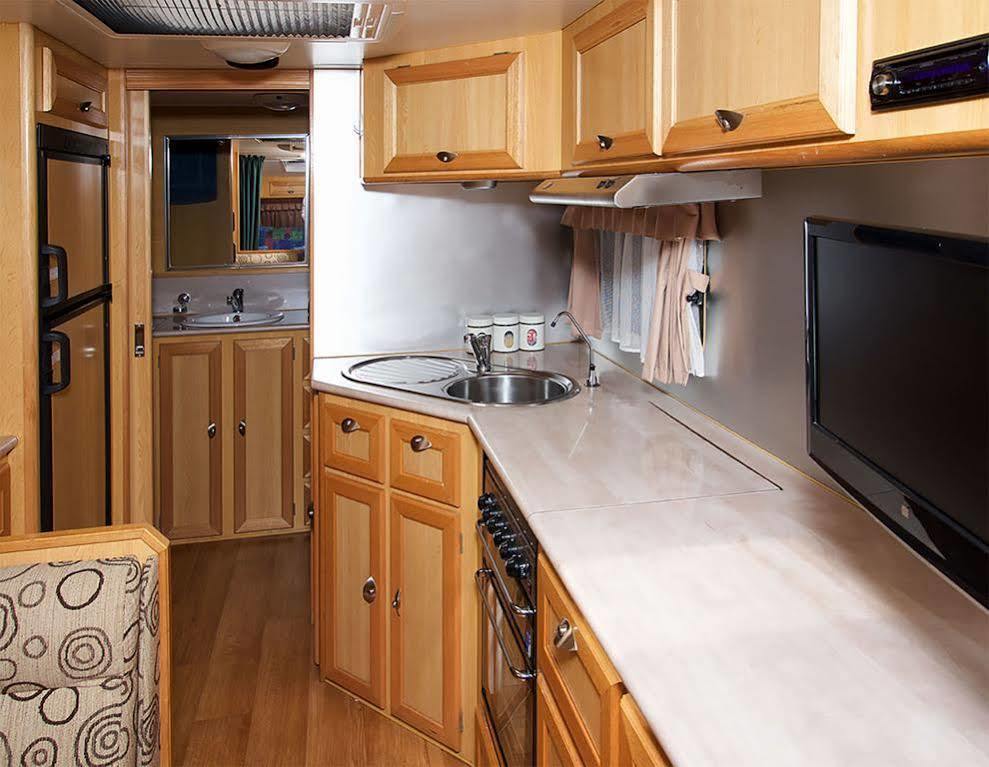 Triabunna Cabin & Caravan Park ภายนอก รูปภาพ